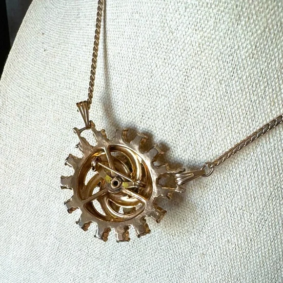 Vintage Flower Metal Pendant- Brooch with Matching Earrings - Picture 10 of 11